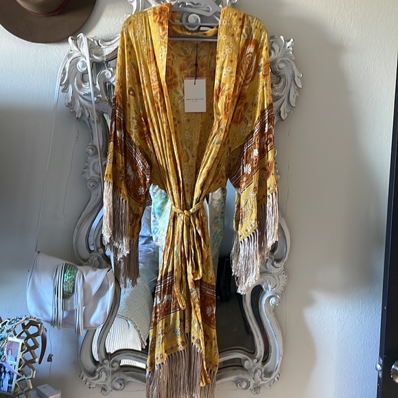 MYSTIC TASSELLED ROBE IN SUNFLOWER - Picture 3 of 10